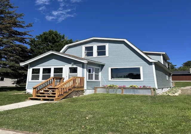 Photo 1 of Single family home for sale at 35 Jasper St, Soudan, MN 55782 | MLS# 7148631 | Listing updated on 2026-09-23