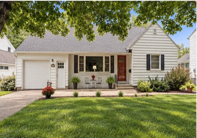 Photo 1 of Single family home for sale at 717 Memorial Pkwy Sw, Rochester, MN 55902 | MLS# 7148634 | Listing updated on 2026-09-29