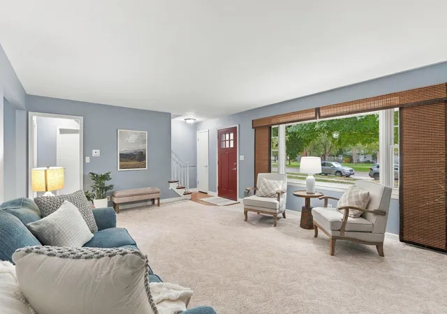 Photo 3 of Single family home for sale at 717 Memorial Pkwy SW, Rochester, MN 55902 | MLS# 7148634 | Listing updated on 2026-09-29