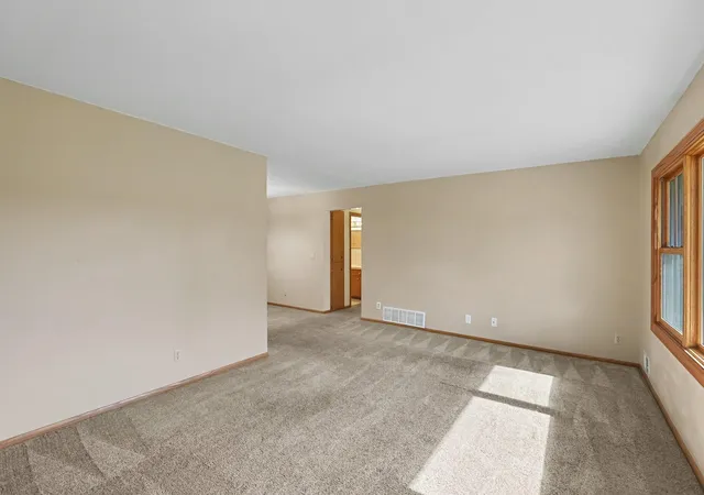Photo 4 of Single family home for sale at 997 Arbogast St, Saint Paul, MN 55126 | MLS# 7148642 | Listing updated on 2026-10-10