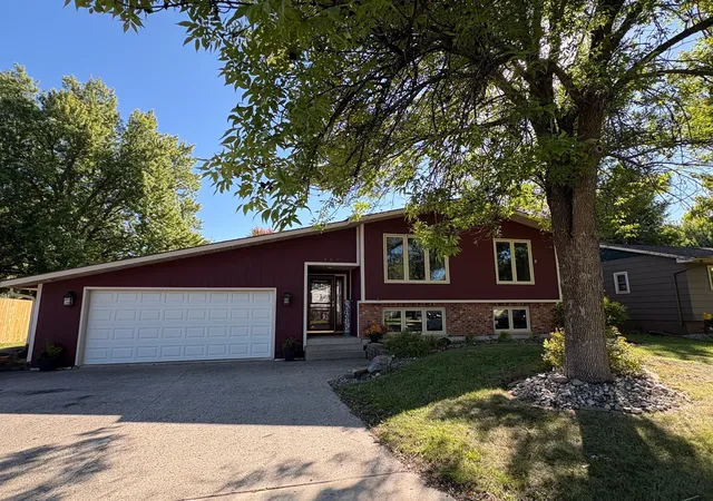 Single family home for sale at 507 18th Avenue N, Wahpeton, ND 58075 | MLS# 7148668