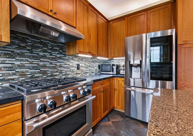 Photo 4 of Single family home for sale at 8547 Kirkwood Ln N, Maple Grove, MN 55369 | MLS# 7148673 | Listing updated on 2026-10-08