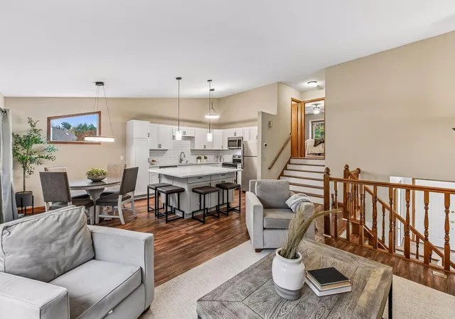 Photo 2 of Single family home for sale at 3607 Sussex Pl, Minnetonka, MN 55345 | MLS# 7148690 | Listing updated on 2026-10-22