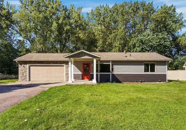 Photo 2 of Single family home for sale at 17155 Hershey Ct, Lakeville, MN 55044 | MLS# 7148697 | Listing updated on 2026-10-07