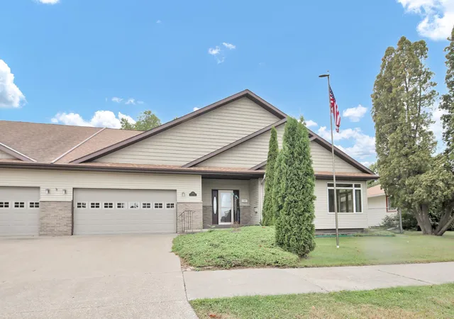 Single family home for sale at 1020 S Oak St, Lake City, MN 55041 | MLS# 7148721