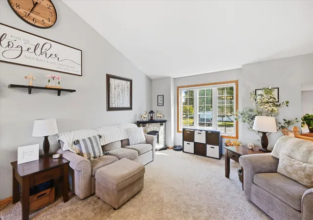 Photo 3 of Single family home for sale at 952 S Chestnut St, Belle Plaine, MN 56011 | MLS# 7148727 | Listing updated on 2026-10-19