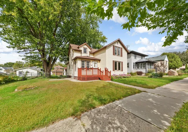 Photo 2 of Single family home for sale at 1526 N 4th Street, Mankato, MN 56001 | MLS# 7148734 | Listing updated on 2026-10-10