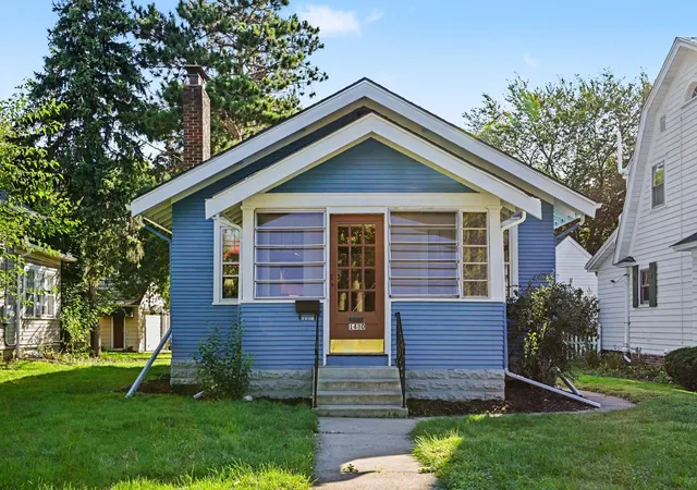 Single family home for sale at 1480 Albert St N, Saint Paul, MN 55108 | MLS# 7148736