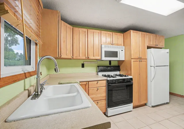 Photo 4 of Sale Pending at 549 18th Avenue N, South Saint Paul, MN 55075 | MLS# 7148752 | Listing updated on 2026-10-07