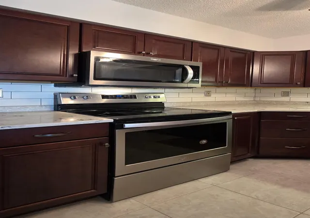 Photo 4 of Sale Pending at 215 3rd Avenue NE, Valley City, ND 58072 | MLS# 7148759 | Listing updated on 2026-09-28