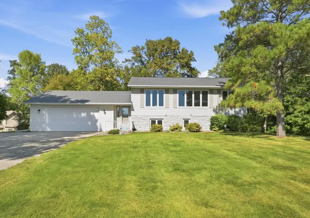 Photo 1 of Single family home for sale at 4366 Country Shrs Sw, Alexandria, MN 56308 | MLS# 7148764 | Listing updated on 2026-10-06