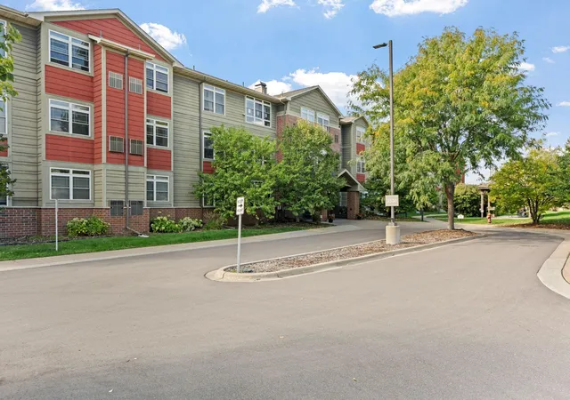 Photo 3 of Condo for sale at 2530 E 34th Street #212, Minneapolis, MN 55406 | MLS# 7148769 | Listing updated on 2026-09-29