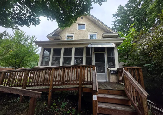 Photo 1 of Single family home for sale at 781 Lawson Ave E, Saint Paul, MN 55106 | MLS# 7148773 | Listing updated on 2026-10-06