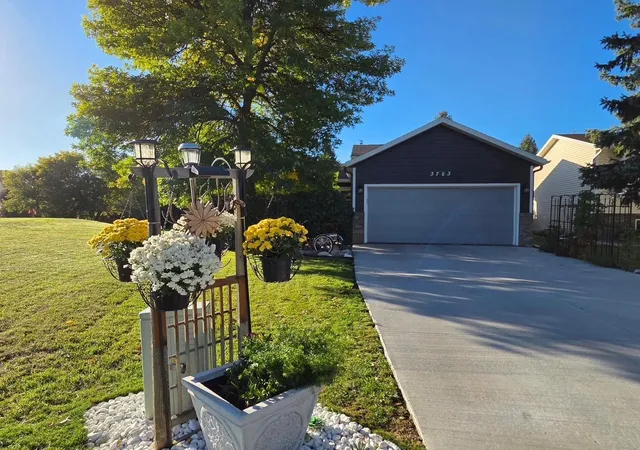 Photo 1 of Single family home for sale at 3723 10th Street N, Fargo, ND 58102 | MLS# 7148776 | Listing updated on 2026-10-02