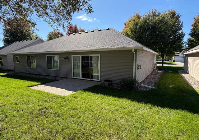 Photo 3 of Single family home for sale at 909 17th Street SE, Willmar, MN 56201 | MLS# 7148779 | Listing updated on 2026-10-09
