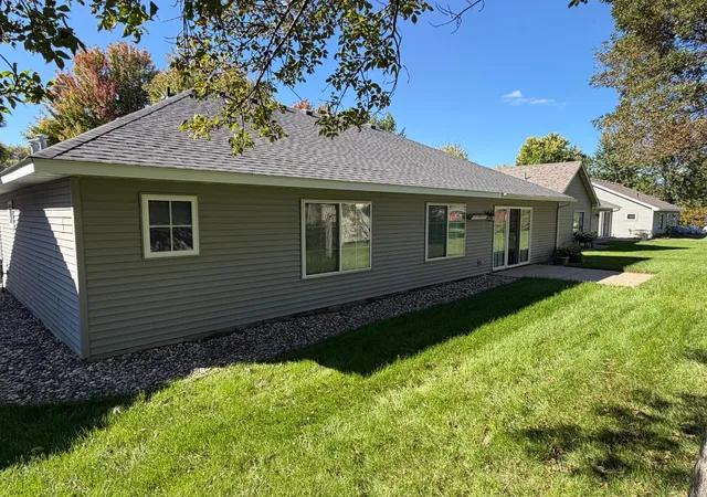 Photo 4 of Single family home for sale at 909 17th Street SE, Willmar, MN 56201 | MLS# 7148779 | Listing updated on 2026-10-09