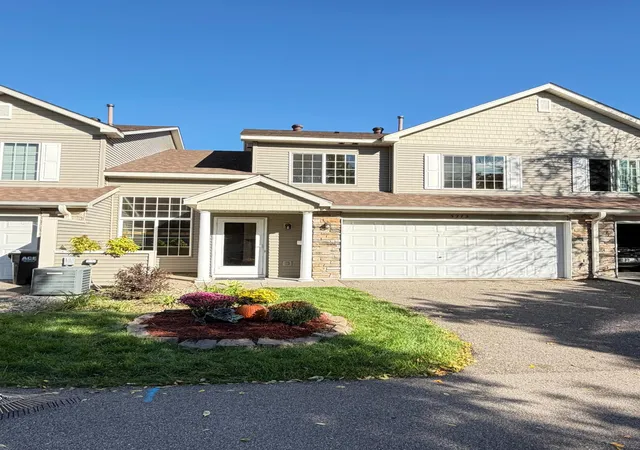 Photo 2 of Single family home for sale at 5272 N 207th Street, Forest Lake, MN 55025 | MLS# 7148791 | Listing updated on 2026-10-08