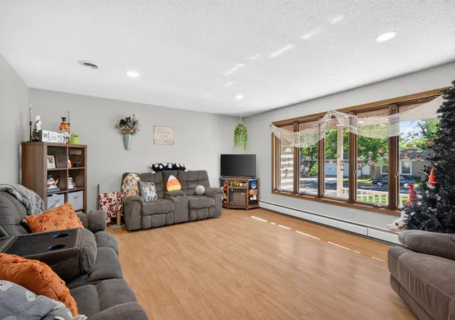 Photo 2 of Single family home for sale at 401 Shady Ln, Young America, MN 55397 | MLS# 7148811 | Listing updated on 2026-09-25