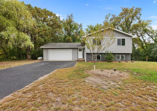 Photo 3 of Single family home for sale at 5712 236th Avenue NW, Saint Francis, MN 55070 | MLS# 7148817 | Listing updated on 2026-10-06