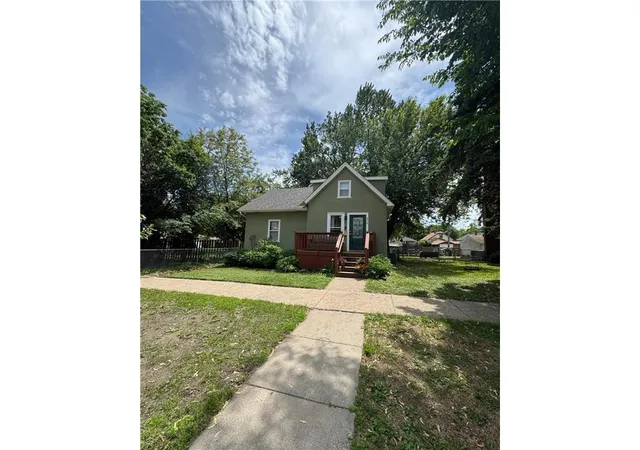 Photo 2 of Single family home for sale at 878 Monroe Ct, Saint Paul, MN 55102 | MLS# 7148827 | Listing updated on 2026-10-20