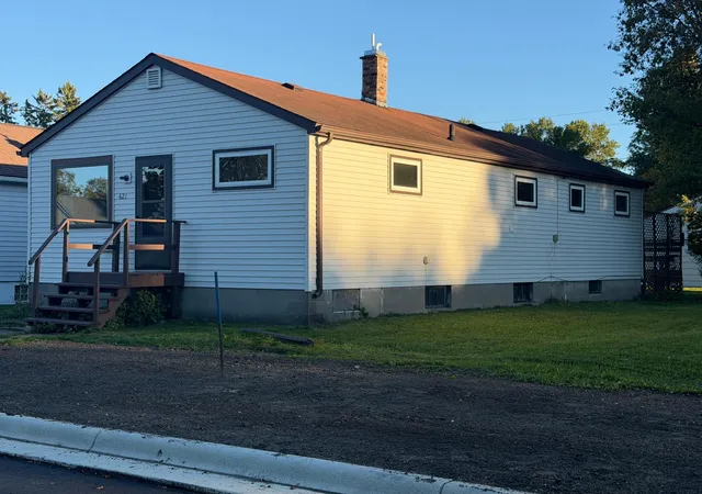 Photo 1 of Single family home for sale at 421 9th Street, International Falls, MN 56649 | MLS# 7148833 | Listing updated on 2026-10-02