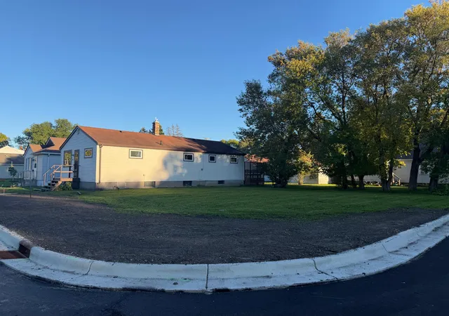 Photo 2 of Single family home for sale at 421 9th Street, International Falls, MN 56649 | MLS# 7148833 | Listing updated on 2026-10-02