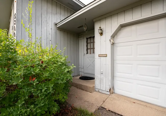 Photo 3 of Sale Pending at 5300 77th Avenue N, Minneapolis, MN 55443 | MLS# 7148839 | Listing updated on 2026-10-01