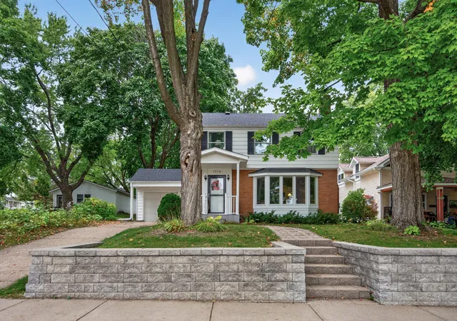 Photo 2 of Sale Pending at 1216 1st Street S, Stillwater, MN 55082 | MLS# 7148841 | Listing updated on 2026-10-03