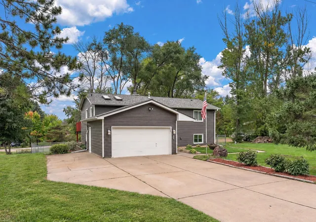 Photo 2 of Single family home for sale at 25300 Itasca Ave, Forest Lake, MN 55025 | MLS# 7148843 | Listing updated on 2026-10-23