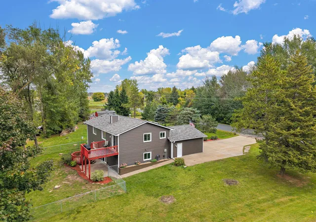 Photo 3 of Single family home for sale at 25300 Itasca Ave, Forest Lake, MN 55025 | MLS# 7148843 | Listing updated on 2026-10-08