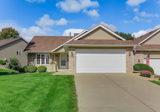 Photo 1 of Townhouse for sale at 1724 Carleton Dr, Hastings, MN 55033 | MLS# 7148851 | Listing updated on 2026-10-06