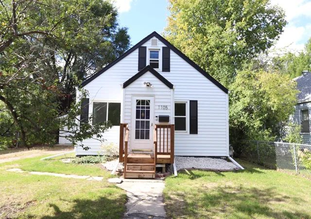 Photo 1 of Single family home for sale at 1105 15th Street S, Fargo, ND 58103 | MLS# 7148856 | Listing updated on 2026-10-07