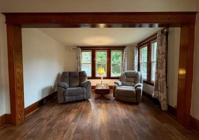 Photo 4 of Single family home for sale at 864 Delaware Ave, Saint Paul, MN 55107 | MLS# 7148857 | Listing updated on 2026-09-25