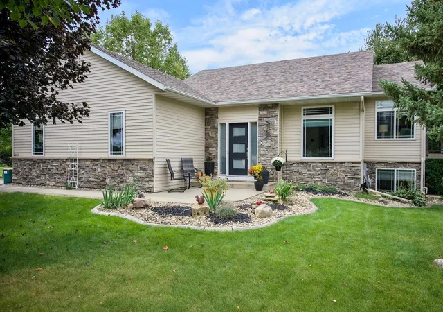Single family home for sale at 1981 29th Street SE, Rochester, MN 55904 | MLS# 7148864