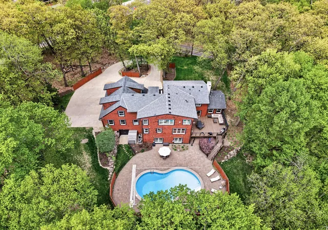 Photo 2 of Mansion for sale at 19055 Ridgewood Rd, Wayzata, MN 55391 | MLS# 7148878 | Listing updated on 2026-10-07