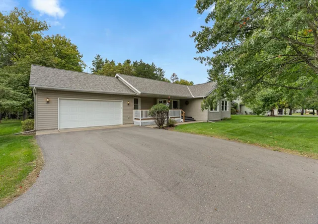 Photo 2 of Single family home for sale at 13867 Knollwood Dr, Baxter, MN 56425 | MLS# 7148880 | Listing updated on 2026-09-29