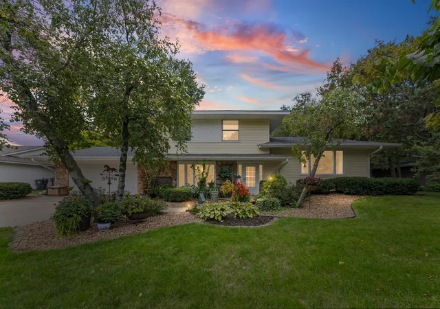 Photo 1 of Single family home for sale at 228 Walnut Ln, Saint Paul, MN 55124 | MLS# 7148889 | Listing updated on 2026-10-06