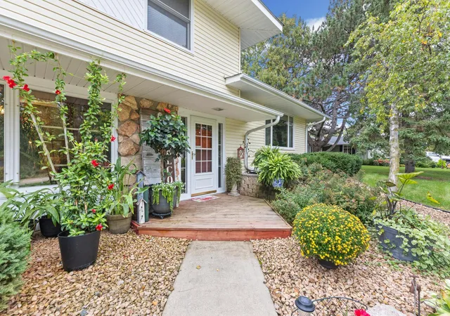 Photo 2 of Single family home for sale at 228 Walnut Ln, Saint Paul, MN 55124 | MLS# 7148889 | Listing updated on 2026-10-06