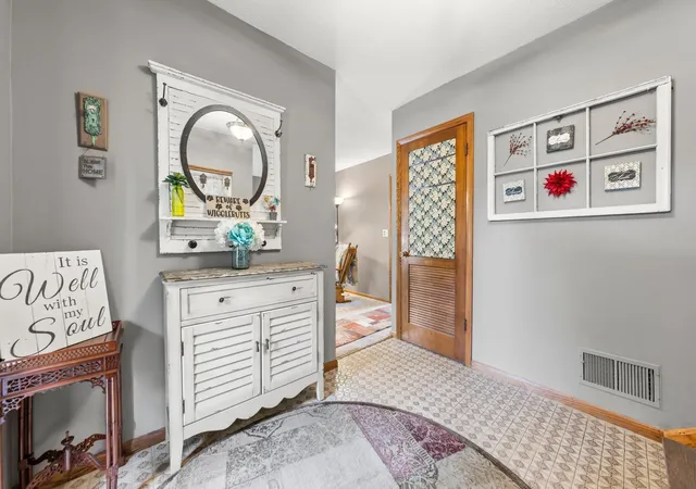 Photo 3 of Single family home for sale at 228 Walnut Ln, Saint Paul, MN 55124 | MLS# 7148889 | Listing updated on 2026-10-06
