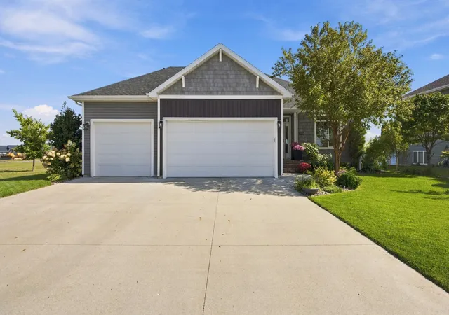 Photo 2 of Single family home for sale at 6016 Autumn Dr S, Fargo, ND 58104 | MLS# 7148899 | Listing updated on 2026-10-02