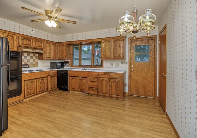 Photo 3 of Single family home for sale at 830 Pedersen St, Saint Paul, MN 55119 | MLS# 7148901 | Listing updated on 2026-09-26