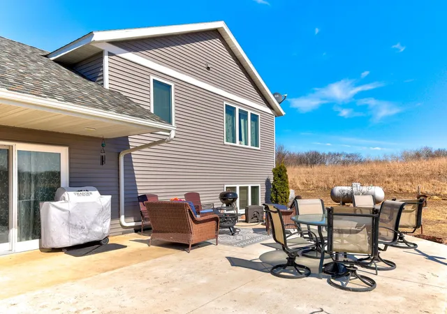 Photo 4 of Single family home for sale at 27441 160th Street, Paynesville, MN 56362 | MLS# 7148914 | Listing updated on 2026-09-28