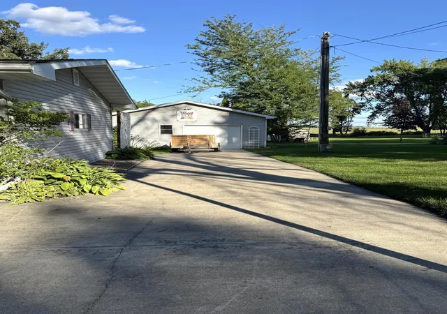Photo 3 of Single family home for sale at 1655 Woodcrest Ave, Owatonna, MN 55060 | MLS# 7148923 | Listing updated on 2026-10-02