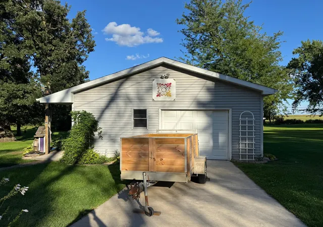 Photo 4 of Single family home for sale at 1655 Woodcrest Ave, Owatonna, MN 55060 | MLS# 7148923 | Listing updated on 2026-10-02