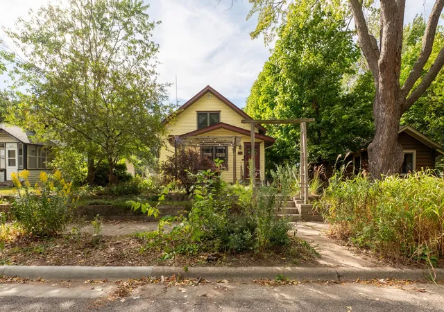 Photo 2 of Single family home for sale at 4543 Oliver Ave N, Minneapolis, MN 55412 | MLS# 7148926 | Listing updated on 2026-10-07
