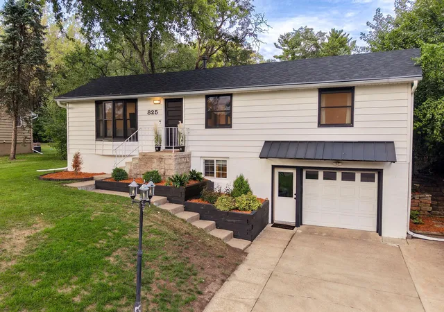 Photo 1 of Single family home for sale at 825 W River Rd, Champlin, MN 55316 | MLS# 7148927 | Listing updated on 2026-10-08