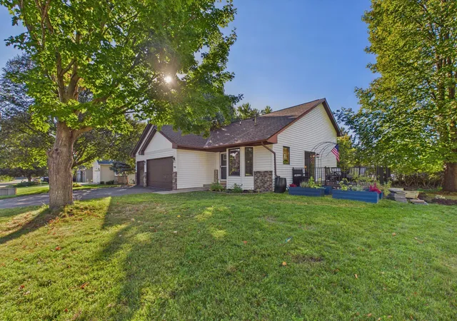 Photo 2 of Single family home for sale at 7081 Upper 36th St N, Saint Paul, MN 55128 | MLS# 7148941 | Listing updated on 2026-09-29