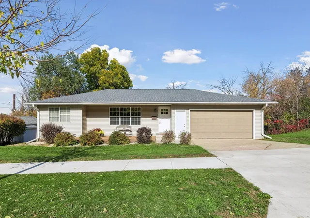 Photo 1 of Single family home for sale at 596 E 7th Street, Red Wing, MN 55066 | MLS# 7148942 | Listing updated on 2026-10-28