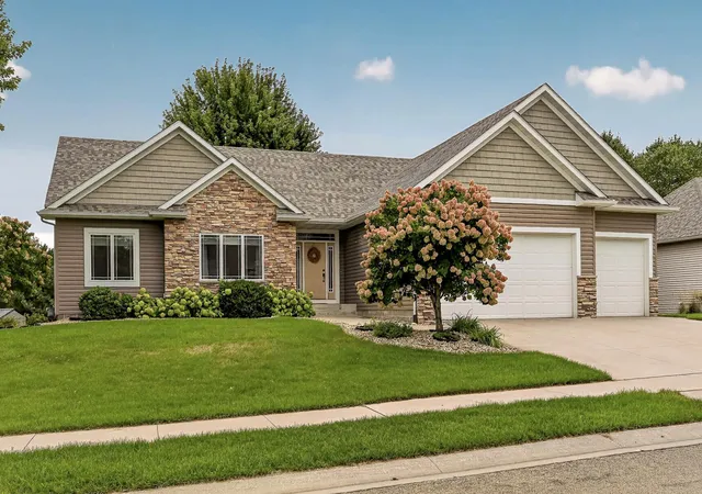 Photo 1 of Single family home for sale at 5048 Scenic View Dr Sw, Rochester, MN 55902 | MLS# 7148947 | Listing updated on 2026-10-08