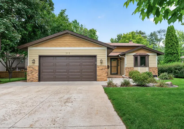 Photo 2 of Single family home for sale at 315 Washington St, Anoka, MN 55303 | MLS# 7148948 | Listing updated on 2026-10-08